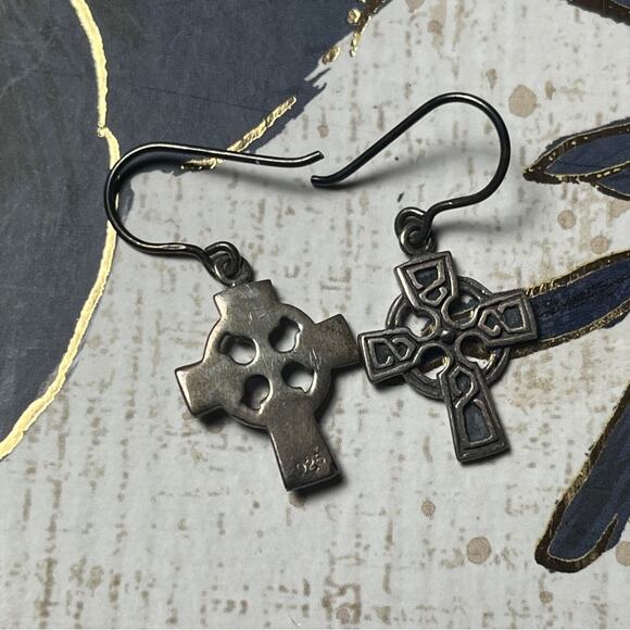 Vintage Dainty Celtic Cross Dangle Earrings in 925 Sterling Silver D2 - Picture 3 of 5